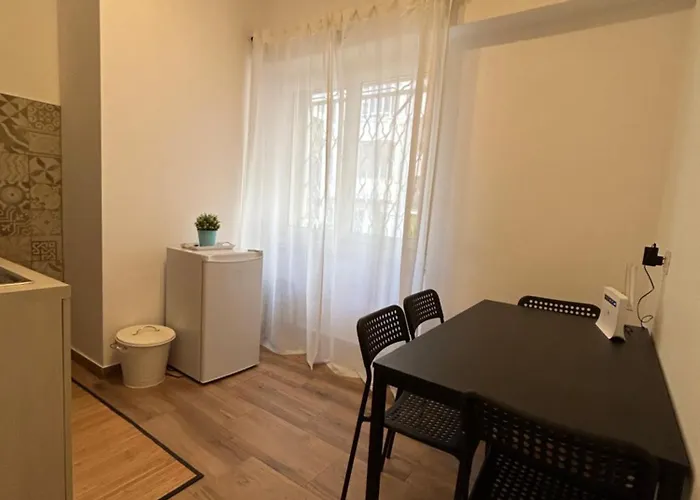 Interno 2 Alle Mura Rom